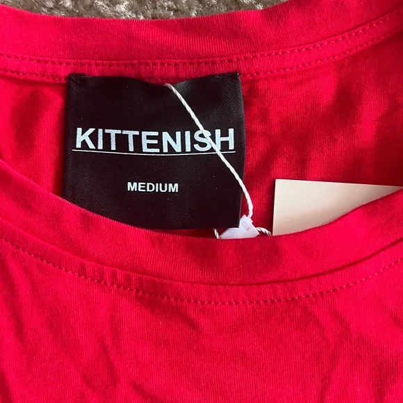 Kittenish Cropped Red Crewneck T-Shirt - Picture 4 of 5